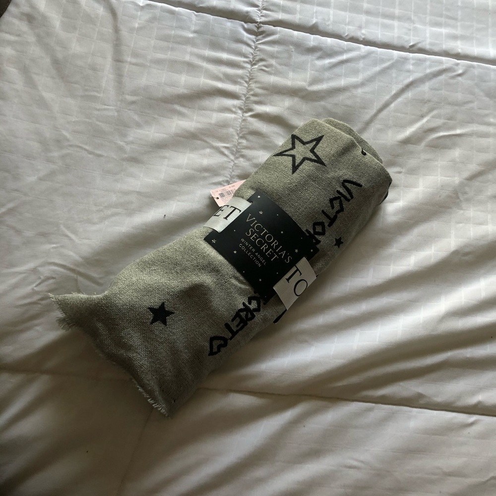 Victoria secret star scarf